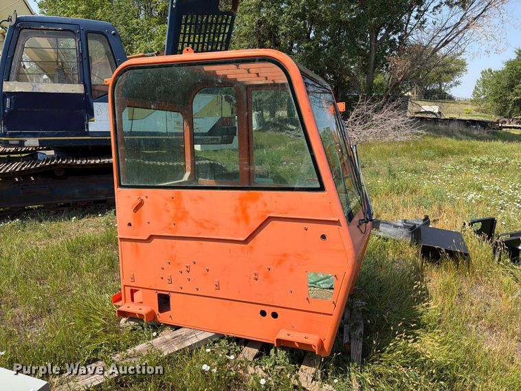 image for item ER1958 JLG G10-43A telehandler cab