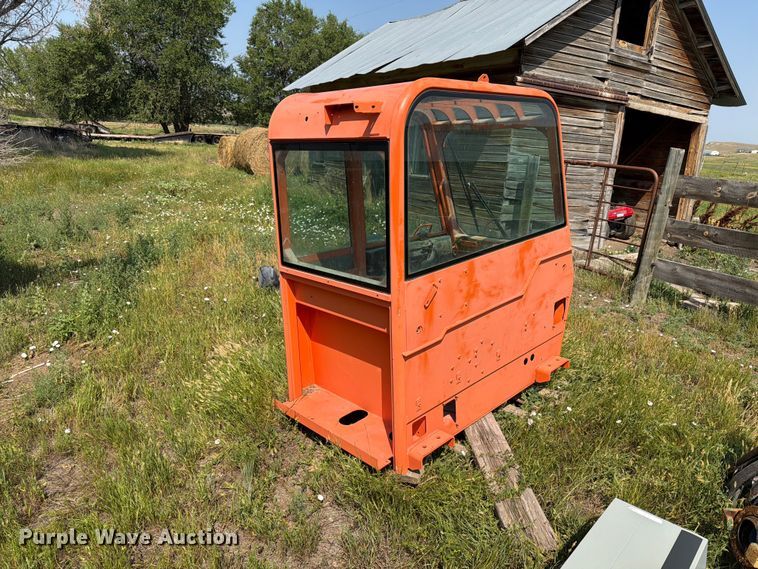 image for item ER1958 JLG G10-43A telehandler cab