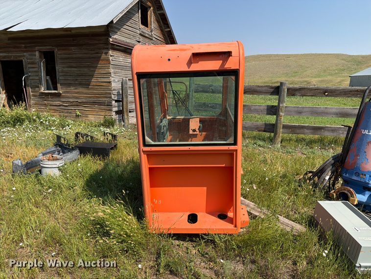 image for item ER1958 JLG G10-43A telehandler cab