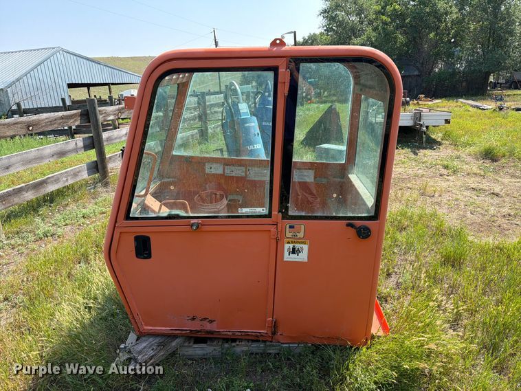 image for item ER1958 JLG G10-43A telehandler cab
