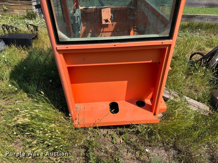 image for item ER1958 JLG G10-43A telehandler cab