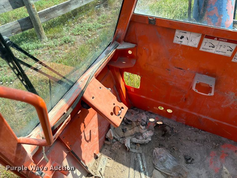 image for item ER1958 JLG G10-43A telehandler cab