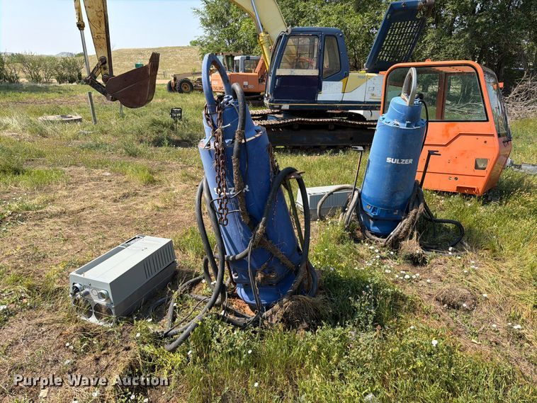 image for item ER1959 0 (2) Sulzer XFP105J-CB2-PE860/4 pumps