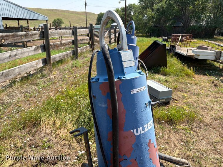 image for item ER1959 0 (2) Sulzer XFP105J-CB2-PE860/4 pumps