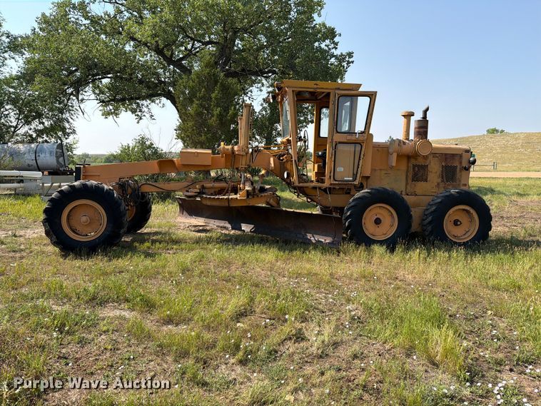 image for item ER1962 1975 Champion 560S motor grader