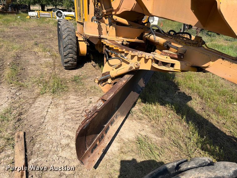 image for item ER1962 1975 Champion 560S motor grader