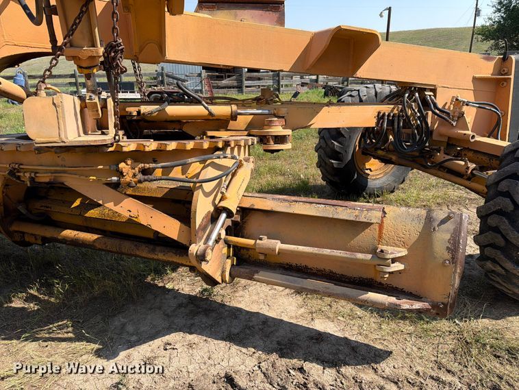 image for item ER1962 1975 Champion 560S motor grader
