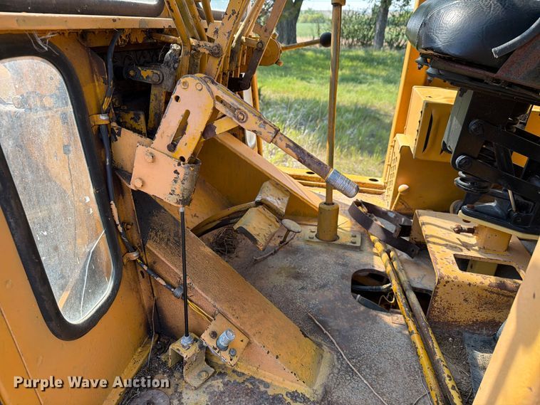 image for item ER1962 1975 Champion 560S motor grader