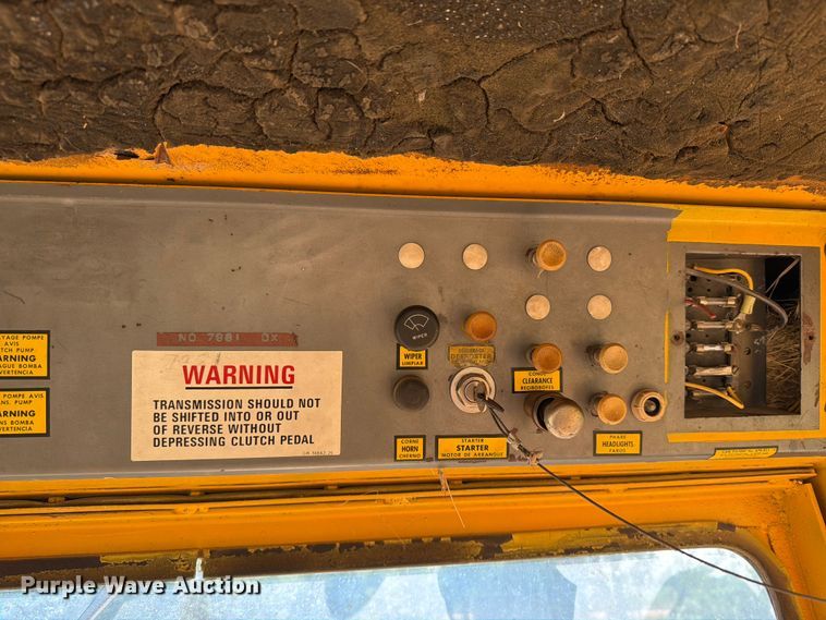 image for item ER1962 1975 Champion 560S motor grader