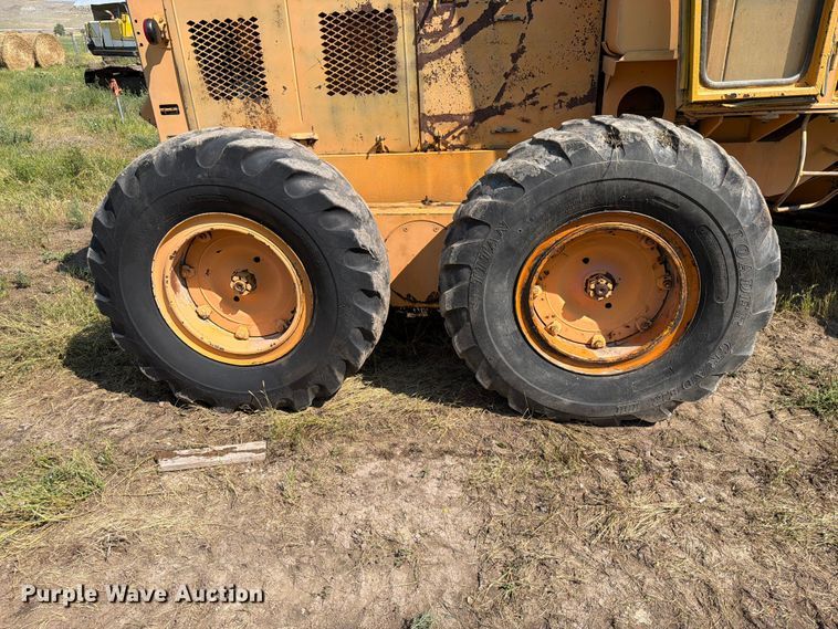 image for item ER1962 1975 Champion 560S motor grader
