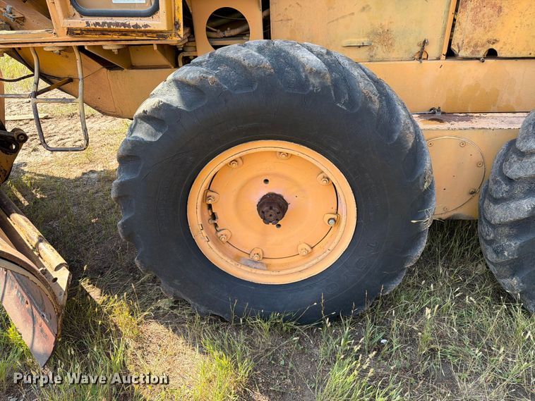 image for item ER1962 1975 Champion 560S motor grader