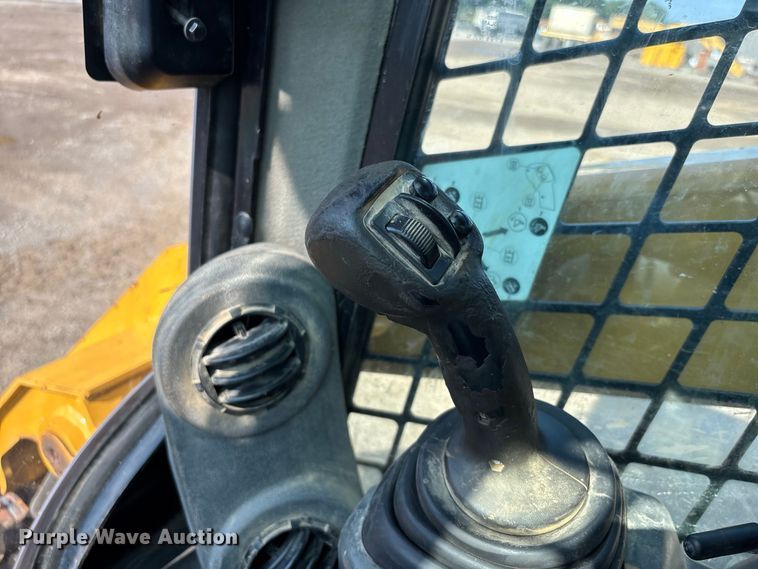 image for item ER3162 2018 Caterpillar 289D tracked skid steer loader