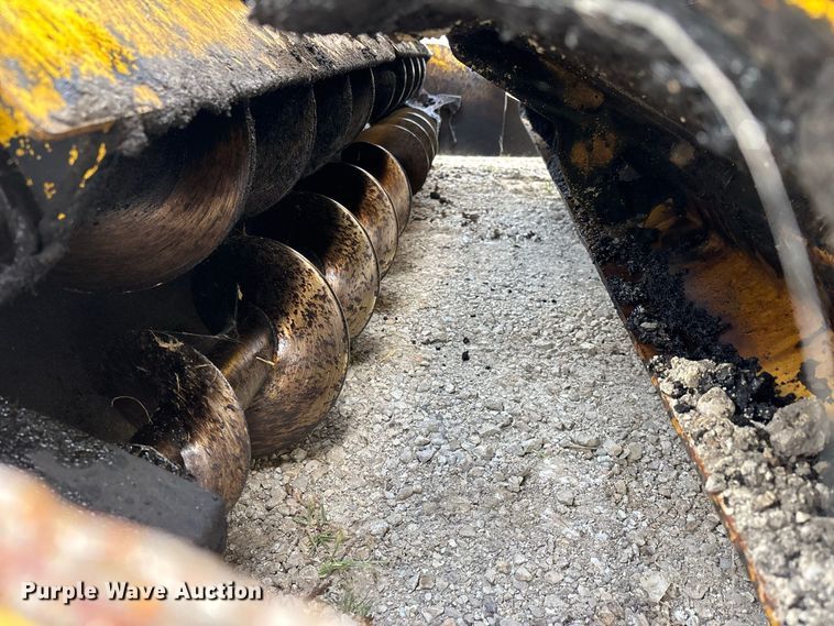 image for item ER3181 Bomag 813RT paver