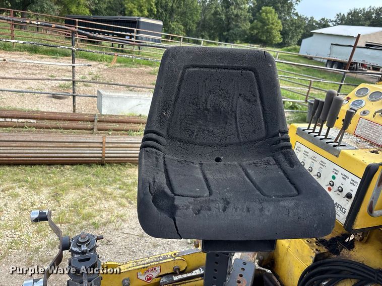 image for item ER3181 Bomag 813RT paver