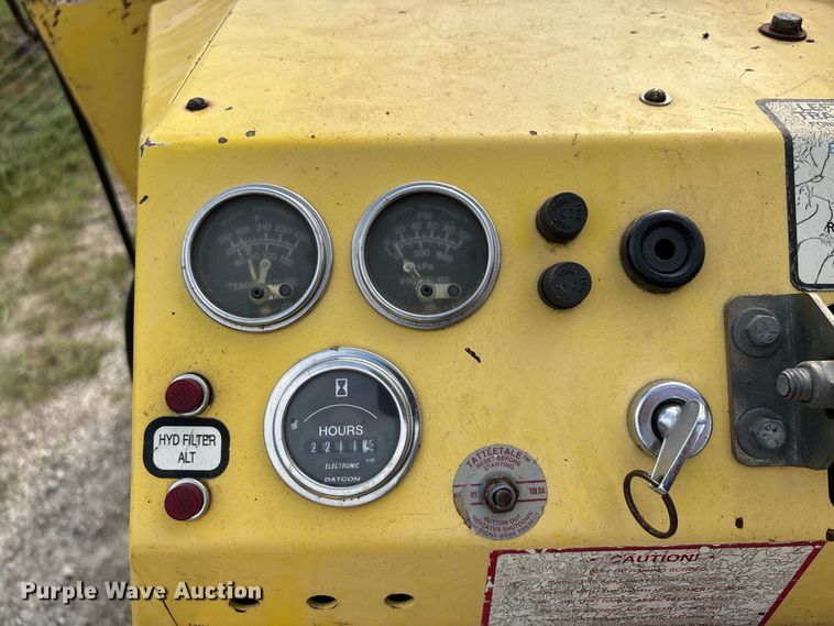image for item ER3181 Bomag 813RT paver