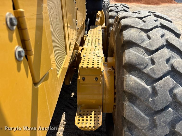 image for item ER3185 2020 Caterpillar 150 motor grader