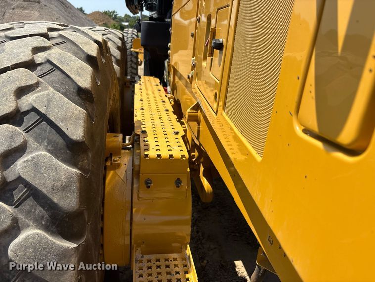 image for item ER3186 2020 Caterpillar 150 motor grader
