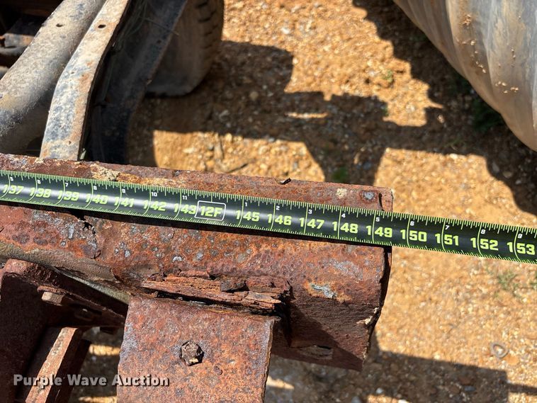 image for item ER3188 1995 International 4700 truck cab and chassis