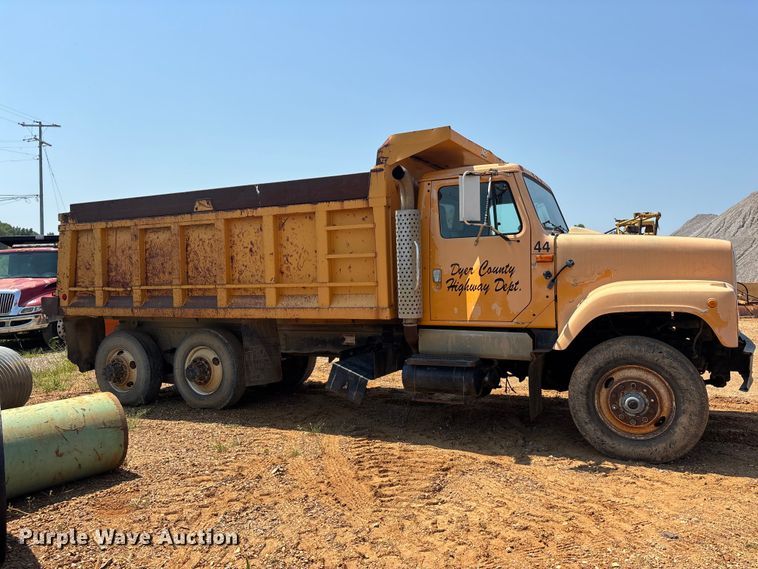 image for item ER3189 1996 International F-2574 dump truck