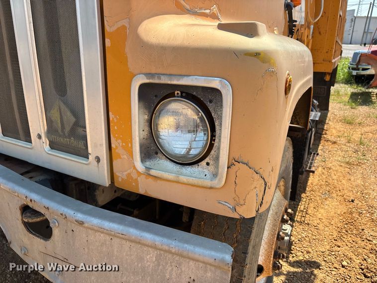 image for item ER3189 1996 International F-2574 dump truck