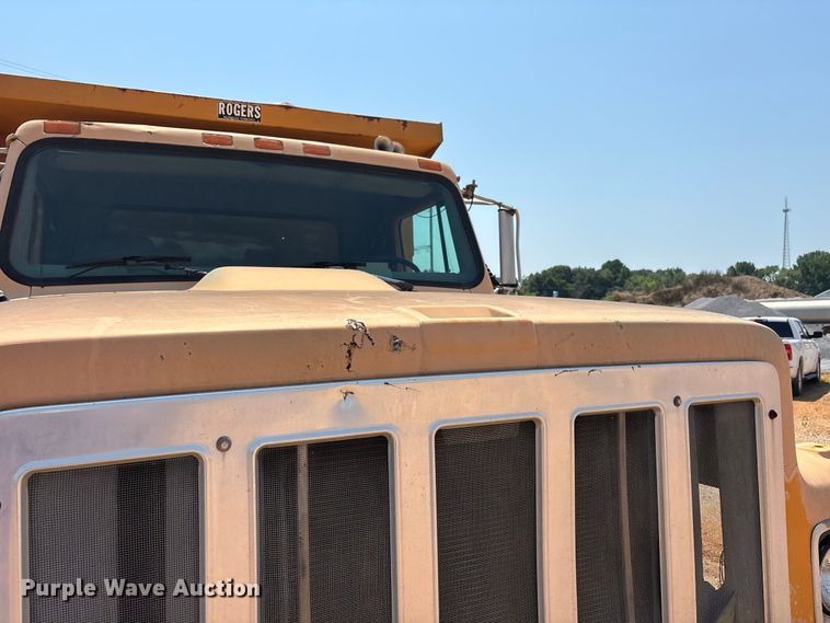 image for item ER3189 1996 International F-2574 dump truck