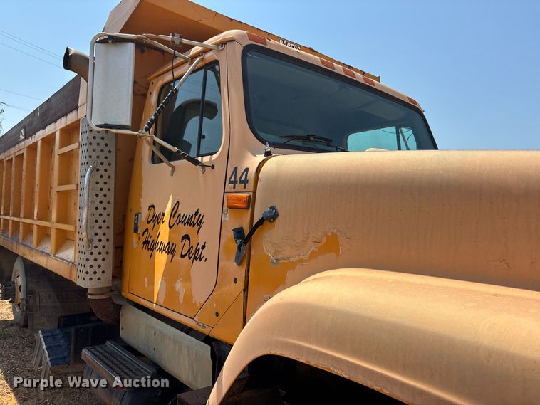 image for item ER3189 1996 International F-2574 dump truck
