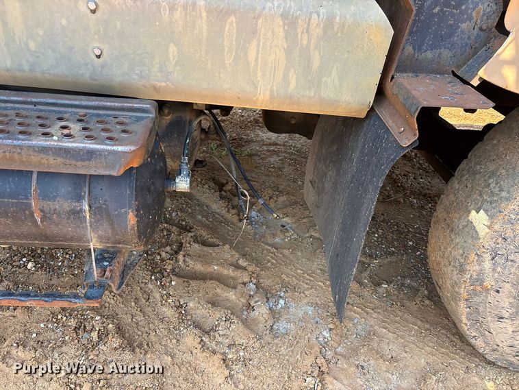 image for item ER3189 1996 International F-2574 dump truck