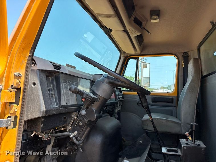 image for item ER3189 1996 International F-2574 dump truck