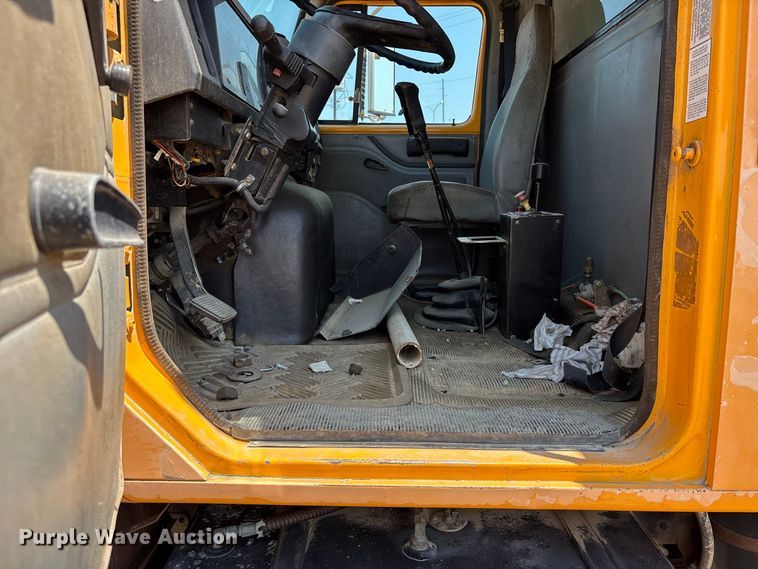 image for item ER3189 1996 International F-2574 dump truck