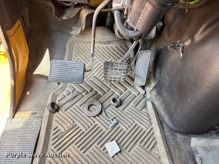 image for item ER3189 1996 International F-2574 dump truck