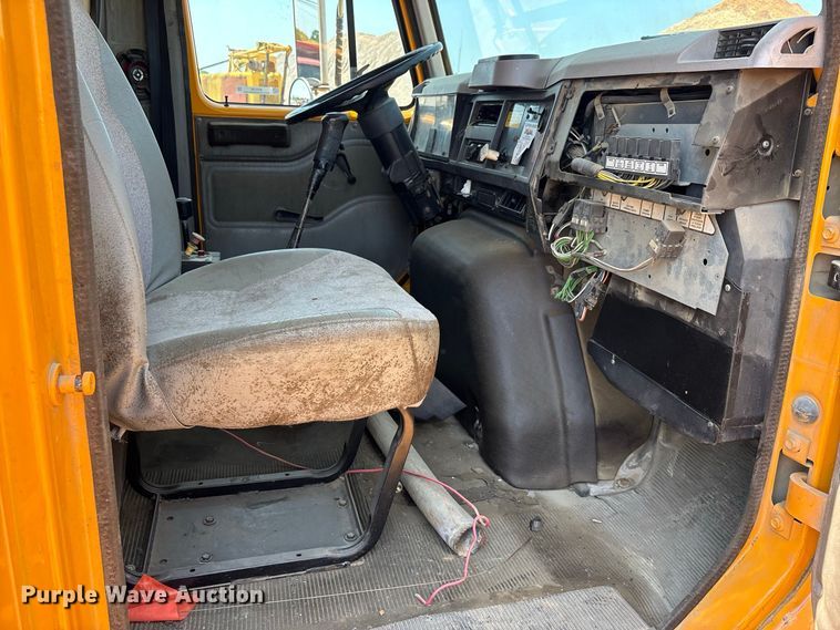 image for item ER3189 1996 International F-2574 dump truck
