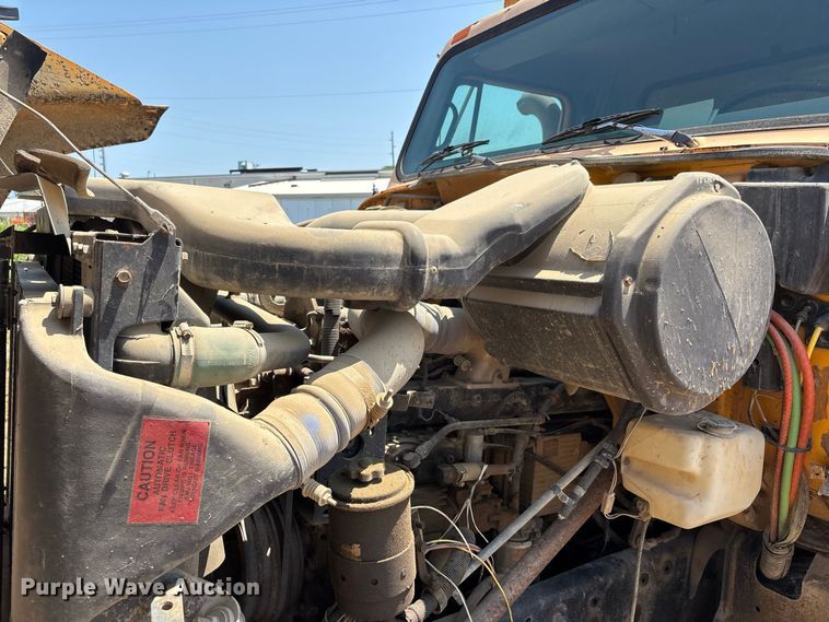 image for item ER3189 1996 International F-2574 dump truck