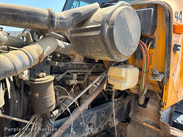 image for item ER3189 1996 International F-2574 dump truck