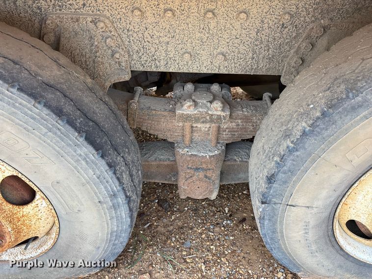 image for item ER3189 1996 International F-2574 dump truck