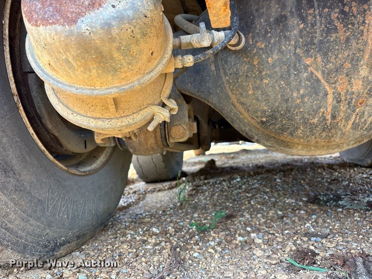 image for item ER3189 1996 International F-2574 dump truck