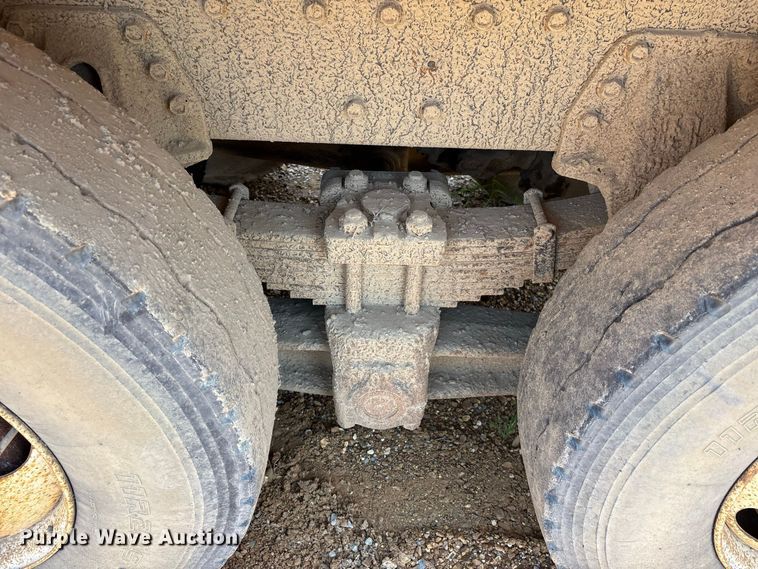image for item ER3189 1996 International F-2574 dump truck