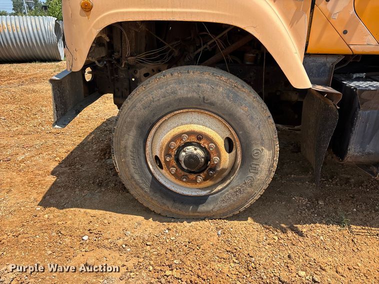 image for item ER3189 1996 International F-2574 dump truck