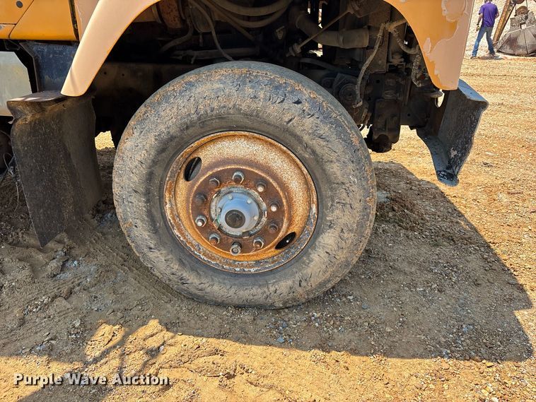 image for item ER3189 1996 International F-2574 dump truck