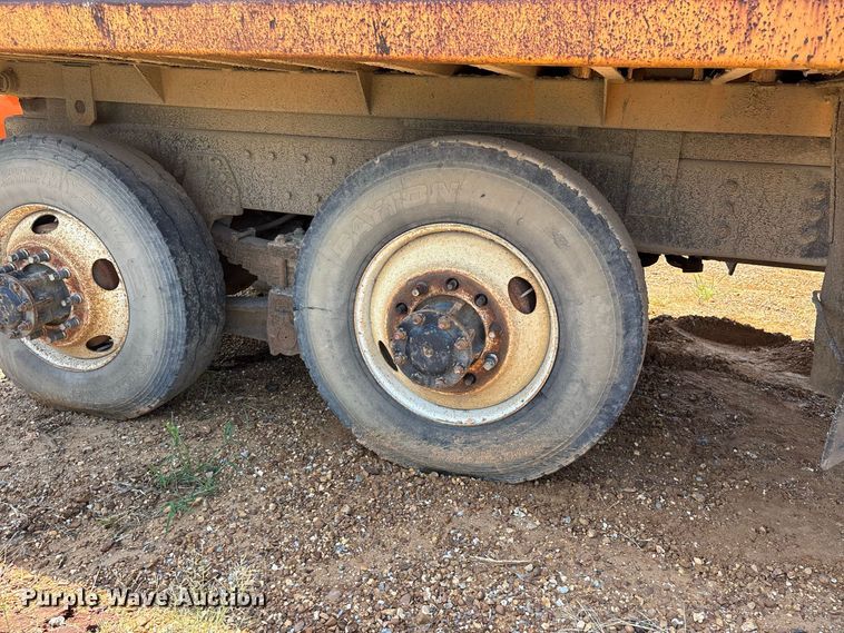 image for item ER3189 1996 International F-2574 dump truck