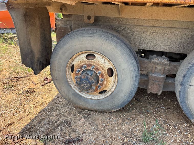 image for item ER3189 1996 International F-2574 dump truck