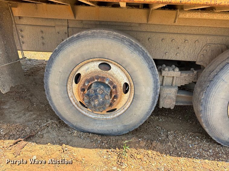 image for item ER3189 1996 International F-2574 dump truck