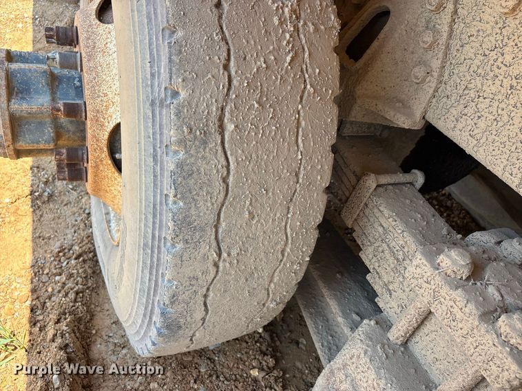 image for item ER3189 1996 International F-2574 dump truck