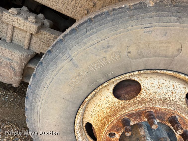 image for item ER3189 1996 International F-2574 dump truck