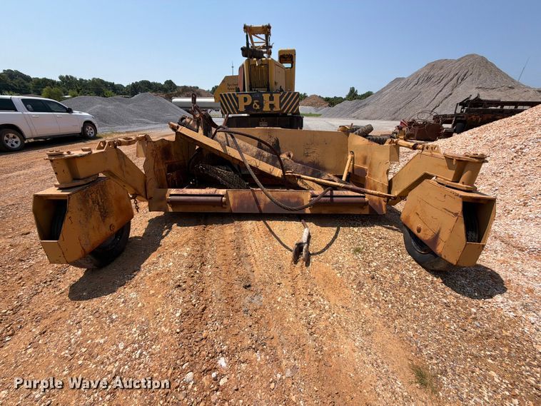 image for item ER3191 Tractor Spreader Co 102 spreader