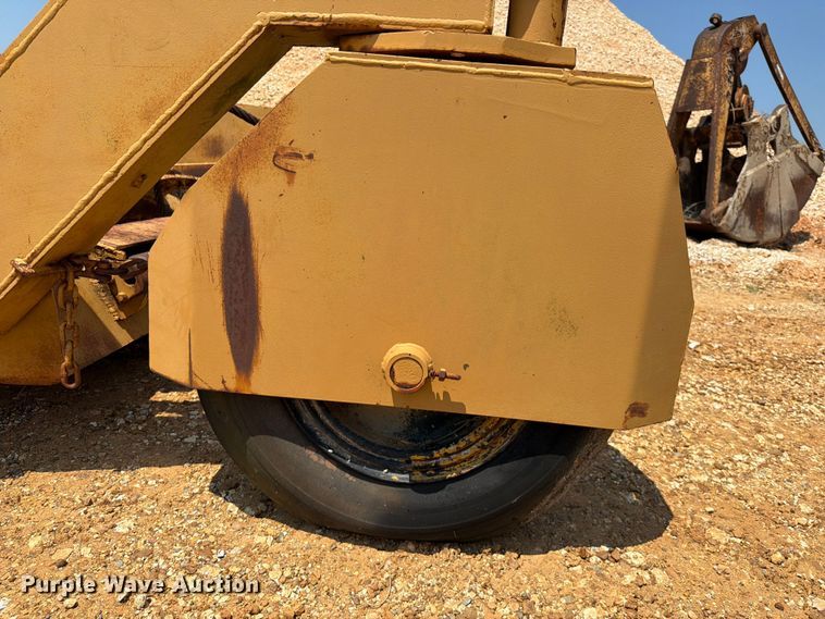 image for item ER3191 Tractor Spreader Co 102 spreader