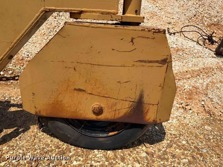 image for item ER3191 Tractor Spreader Co 102 spreader