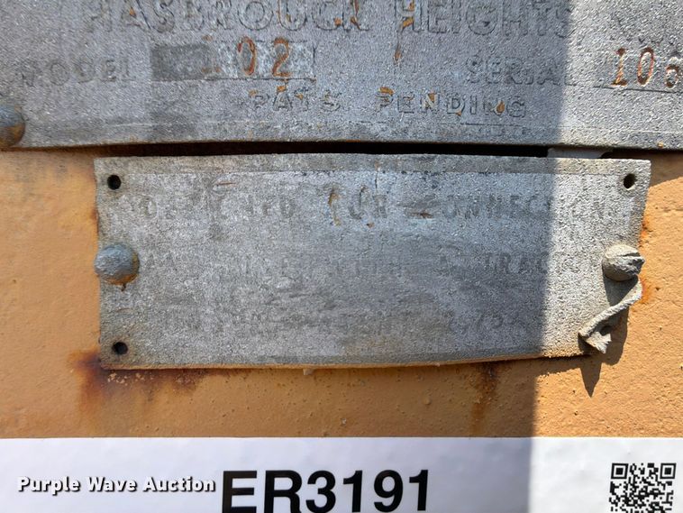 image for item ER3191 Tractor Spreader Co 102 spreader