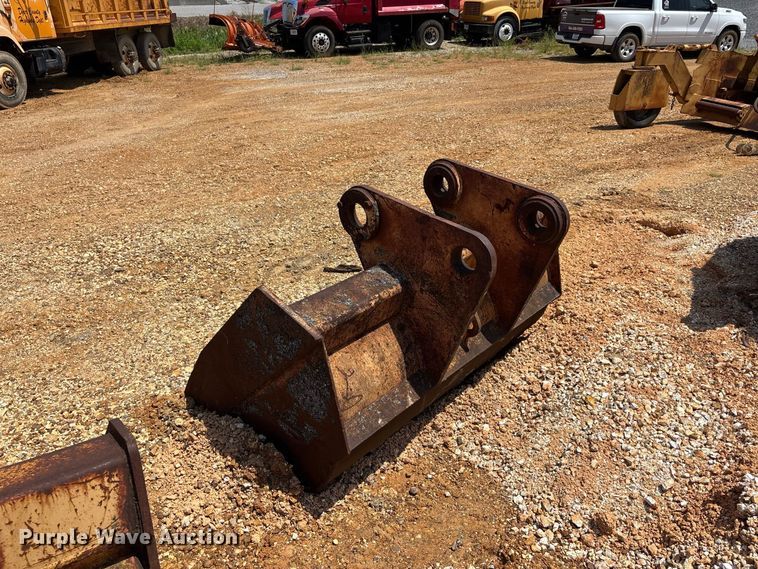 image for item ER3201 (3) excavator buckets