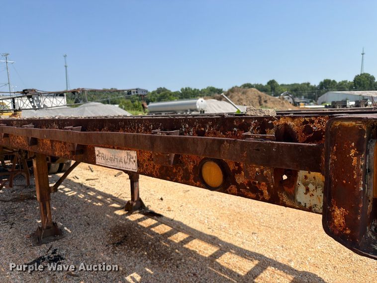 image for item ER3202 1970 Fruehauf flatbed trailer