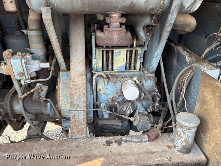 image for item ER3203 Ingersoll Rand Spirit-Flo 100 air compressor